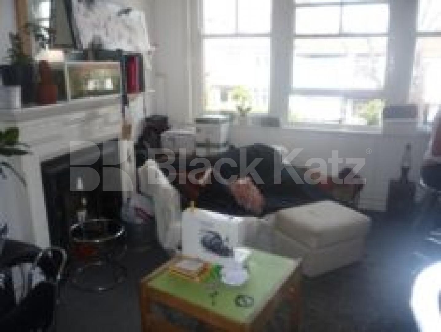 			1 Bedroom, 1 bath, 1 reception Flat			 Alexandra Park Road, MUSWELL HILL N10